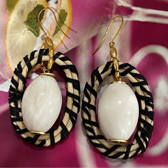 Raffia-Wrapped Wicker Oval Earrings - Picture 5 of 10